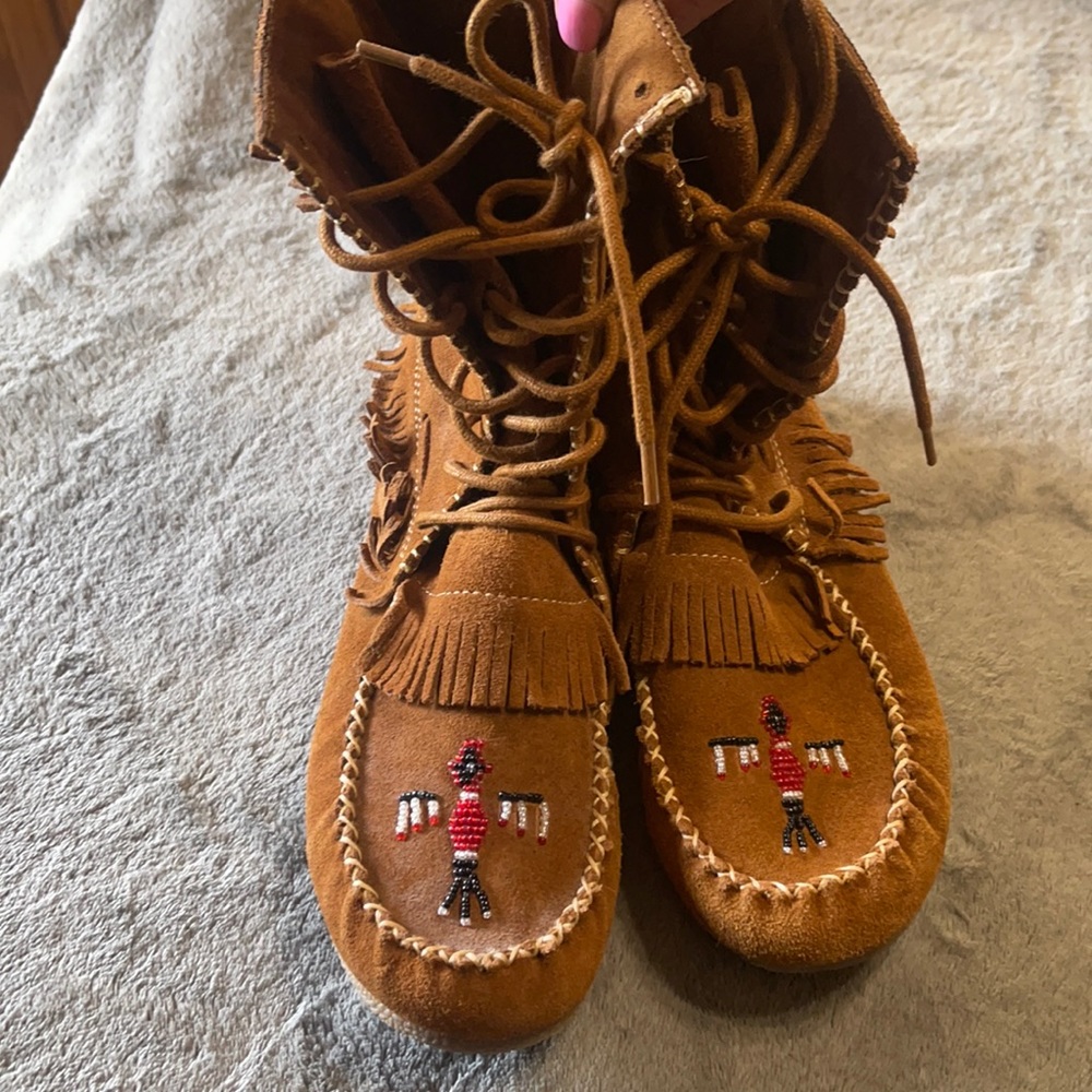 Fringe boots